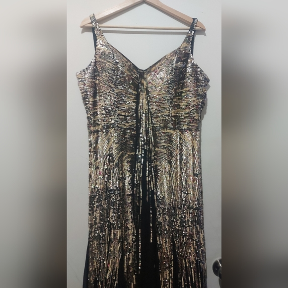 Evening gown sz 18 - Picture 5 of 7